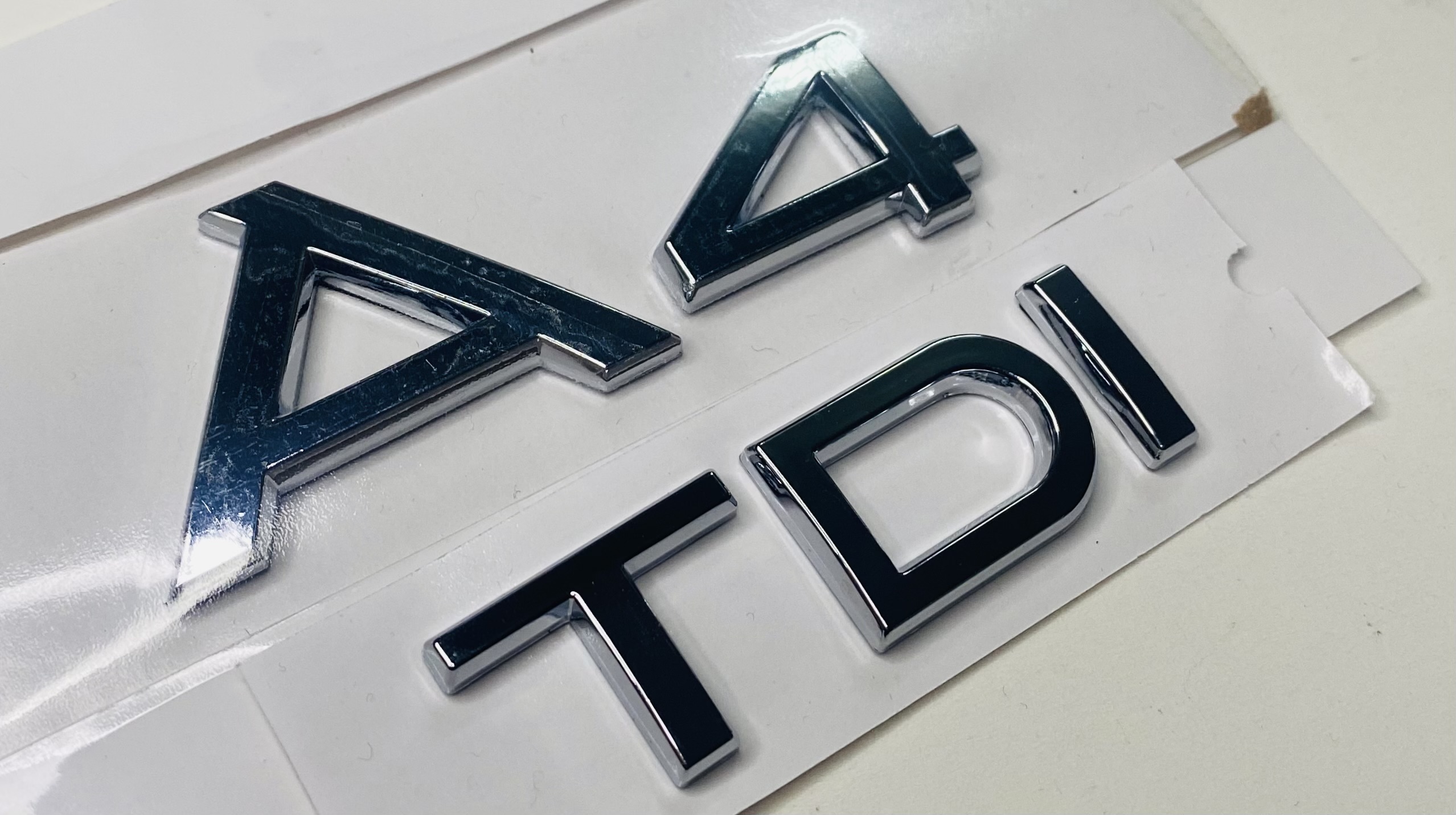 AUDİ%20A4%20TDİ%202008%20-%202018%20ARKA%20BAGAJ%20YAZISI%20KROM%20SET