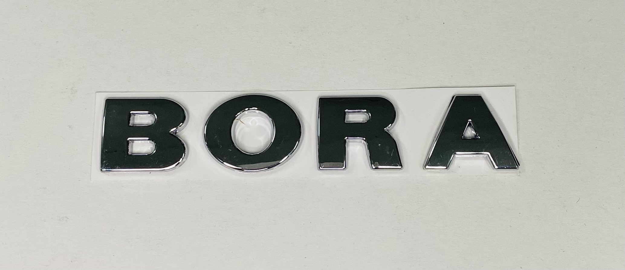 VOLKSWAGEN%20BORA%201999%20-%202005%20ARKA%20BAGAJ%20YAZISI%20KROM