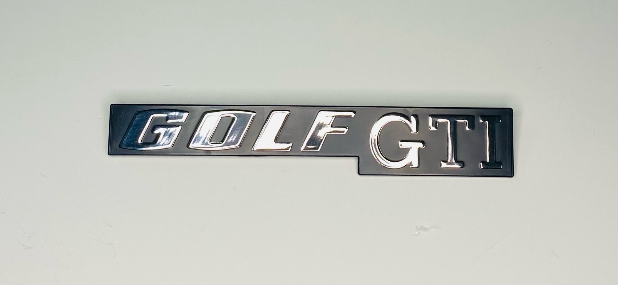 VOLKSWAGEN%20GOLF%20GTİ%201975%20-%201984%20ARKA%20BAGAJ%20YAZISI