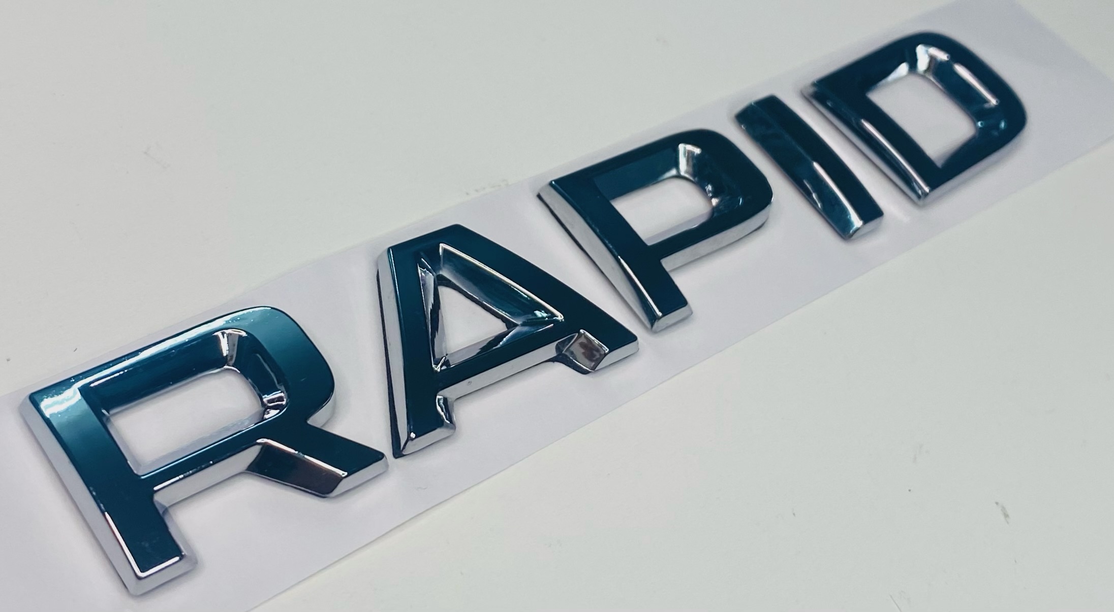 SKODA%20RAPİD%202013%20-%202021%20ARKA%20BAGAJ%20YAZISI%20SET