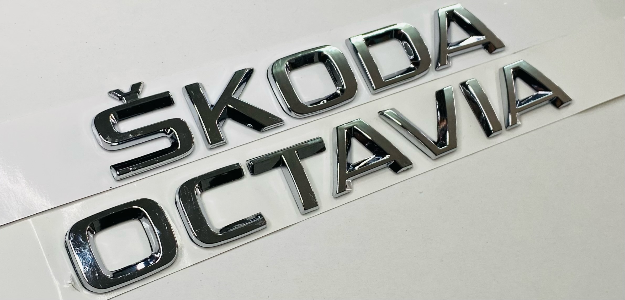 SKODA%20OCTAVİA%202013%20-%202021%20ARKA%20BAGAJ%20YAZISI%20SET