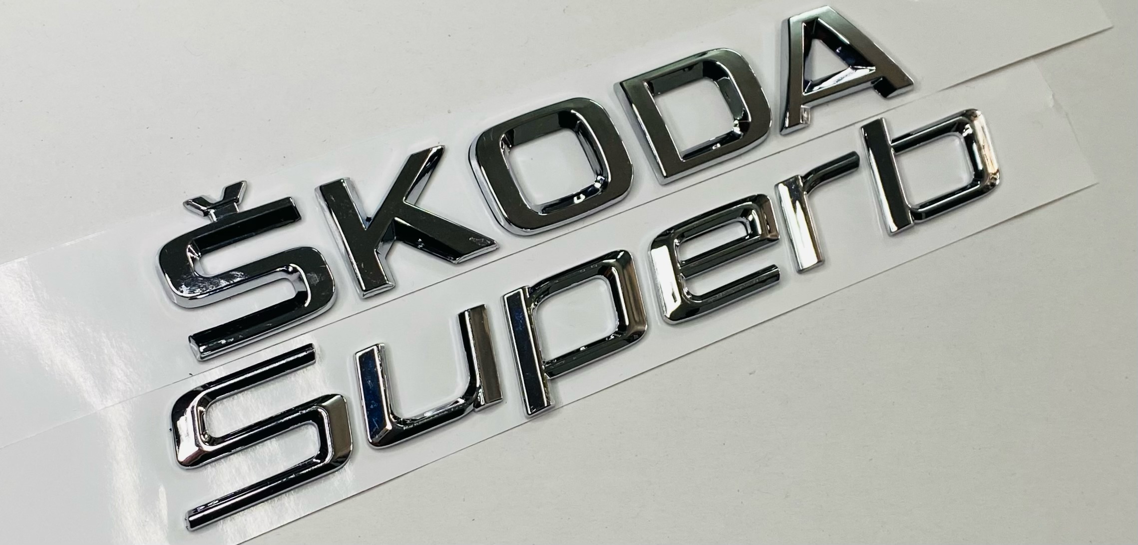 SKODA%20SUPERB%202008%20-%202013%20ARKA%20BAGAJ%20YAZISI%20SET