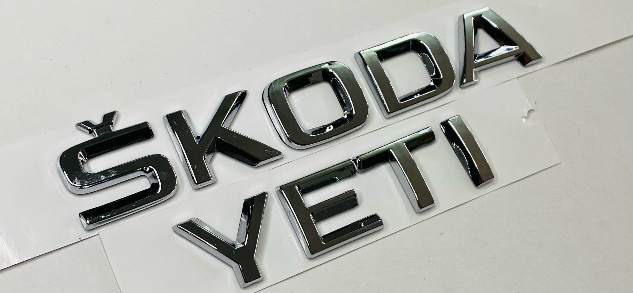 SKODA%20YETİ%202013%20-%202021%20ARKA%20BAGAJ%20YAZISI%20SET